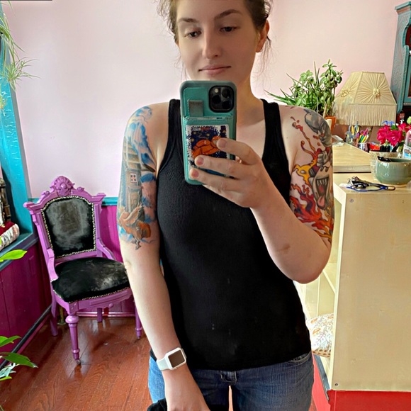 Meet your Posher, Christina - Picture 2 of 16